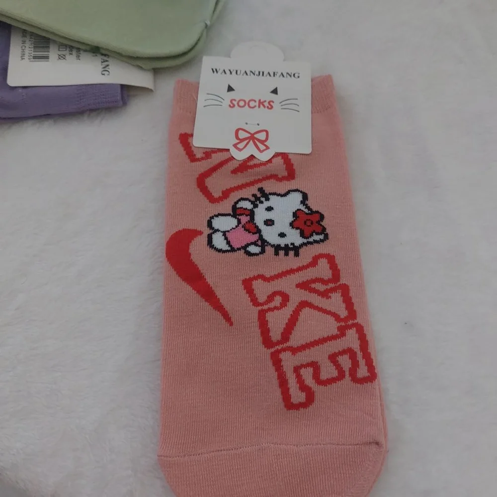 Hello Kitty and Friends Nike ankle Socks (5 pairs) Multi-color Women size 7-9.5